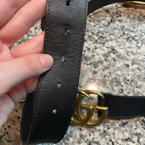 Gucci Black Leather Belt with Gold Buckle - Picture 4 of 6